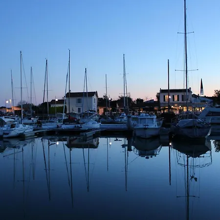 Jolie Maison Pour 4, Avec Jardin, A