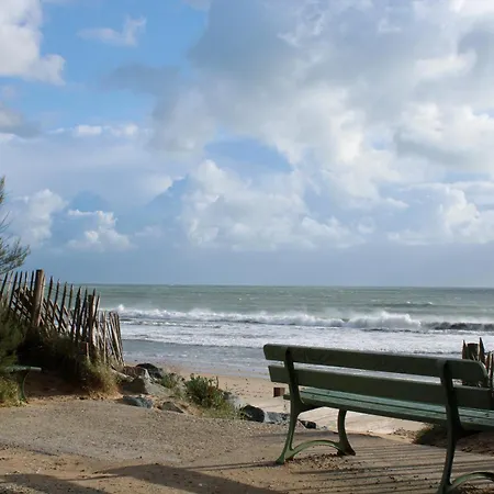 Jolie Maison Pour 4, Avec Jardin, A Ars-en-Ré