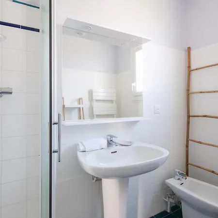 Jolie Maison Pour 4, Avec Jardin, A * Ars-en-Re
