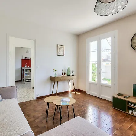 Jolie Maison Pour 4, Avec Jardin, A