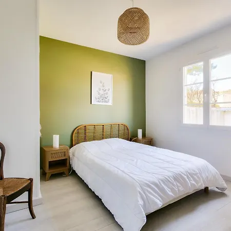 Nyaraló Jolie Maison Pour 4, Avec Jardin, A