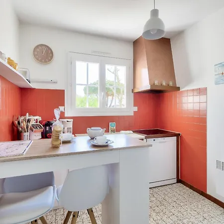 Jolie Maison Pour 4, Avec Jardin, A *