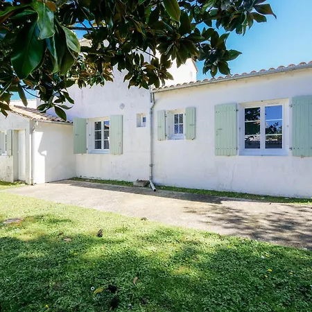 Jolie Maison Pour 4, Avec Jardin, A Ars-en-Re