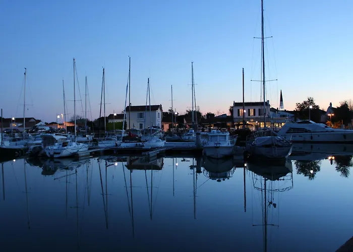 Jolie Maison Pour 4, Avec Jardin, A