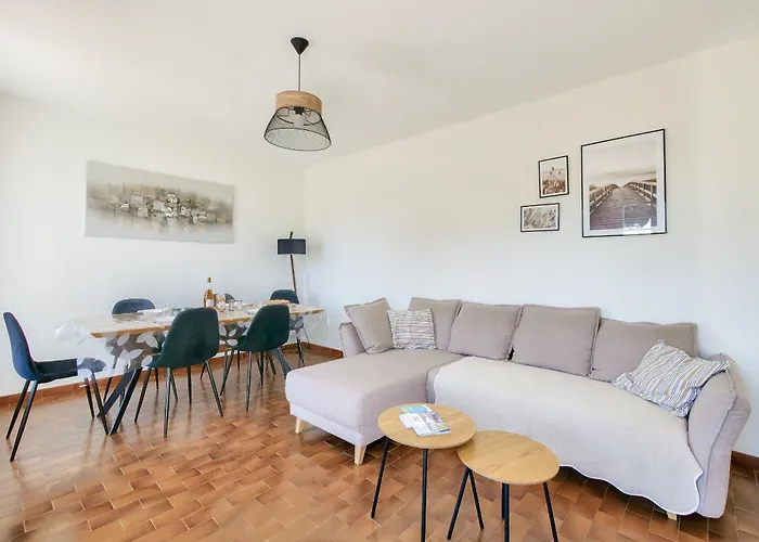 Jolie Maison Pour 4, Avec Jardin, A Ars-en-Ré